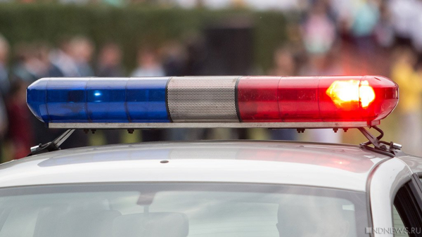 Одежду пропавшего ребенка нашли на берегу карьера. Работают водолазы